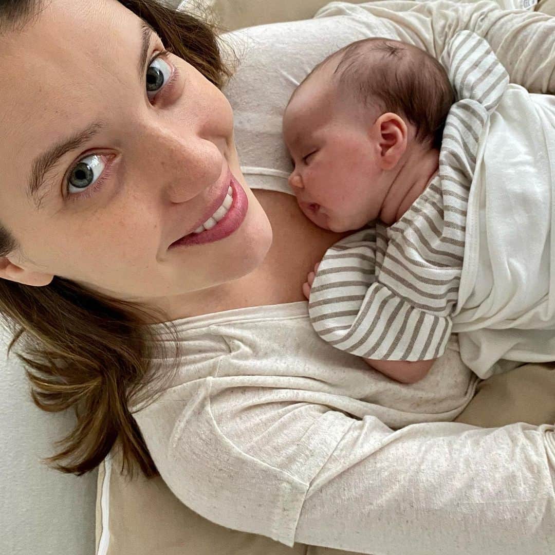 ナタリア・ディルのインスタグラム：「Meu novo Sextou!」