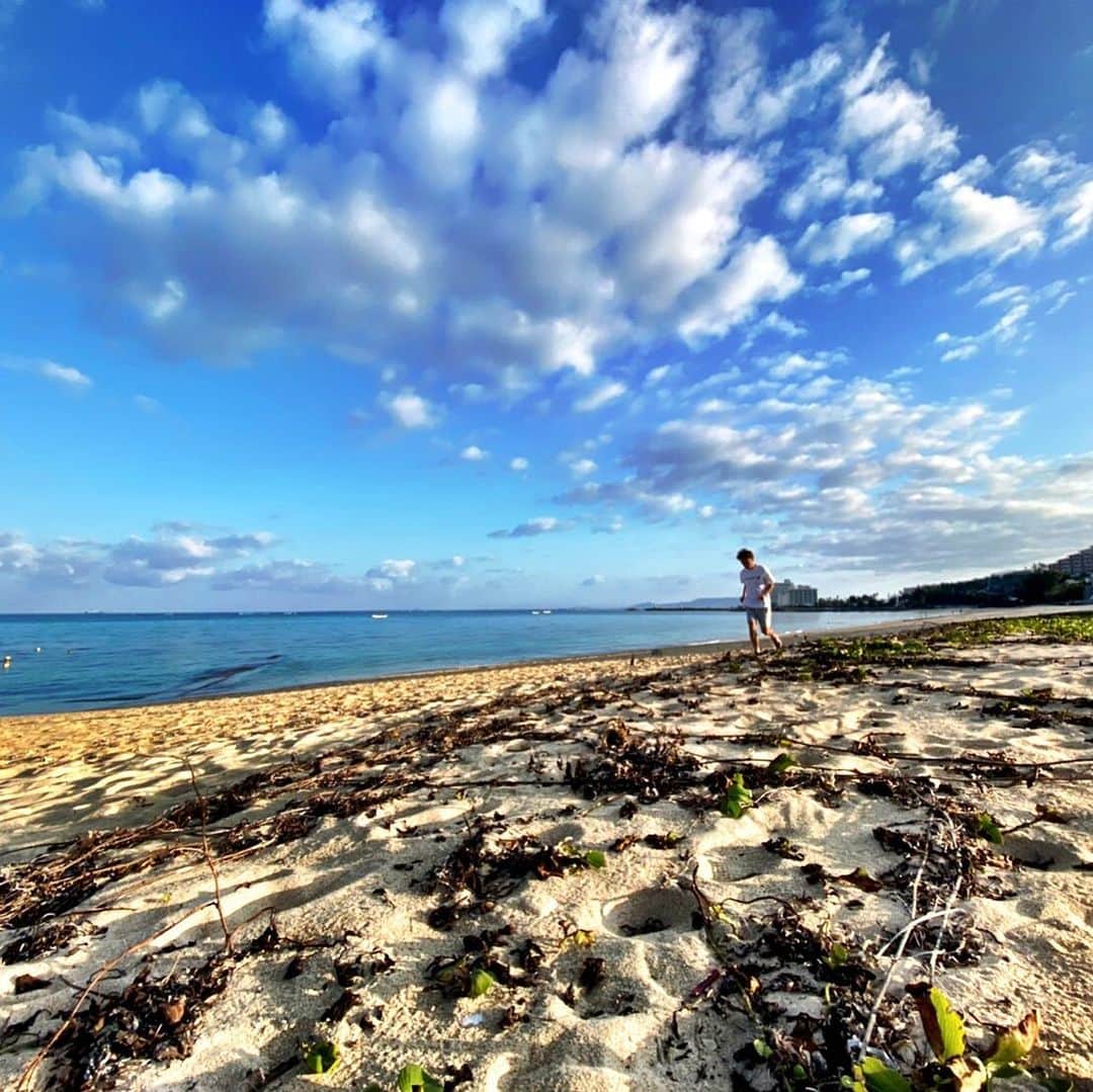 脇阪寿一さんのインスタグラム写真 - (脇阪寿一Instagram)「天と地と海と風と山と緑 この自然、この環境、仲間たちに感謝し、今年も仲田健 沖縄トレーニング合宿始めます。  #トレナー  #仲田健 @nakata554  #小林誠 @life_fitness_makoto367  #大橋幸蔵 @kozo_ohashi」2月6日 9時13分 - juichiwakisaka