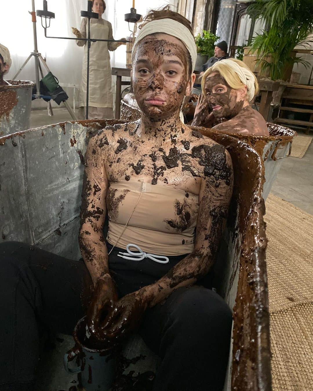 ヘイリー・スタインフェルドのインスタグラム：「new episode of @dickinson out now on @appletv + 🧖🏻‍♀️」