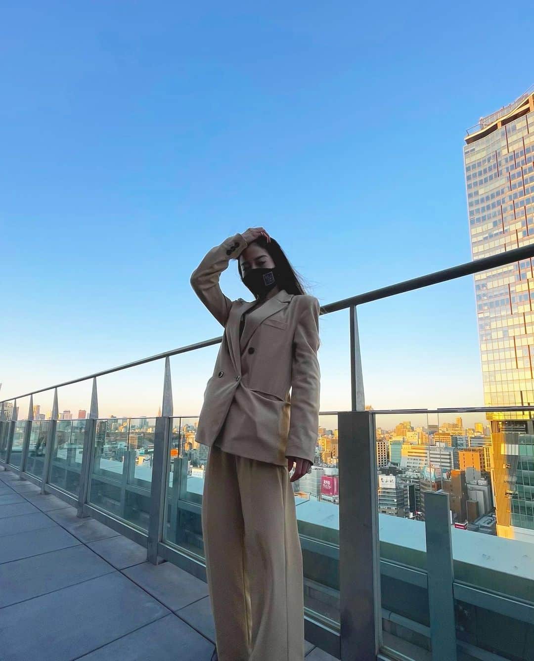 𝓜𝓲𝓼𝓼𝓗𝓸𝓷𝓮𝔂𝓥のインスタグラム：「本日もDJします!  come vibe with me today 2-8pm at clv」