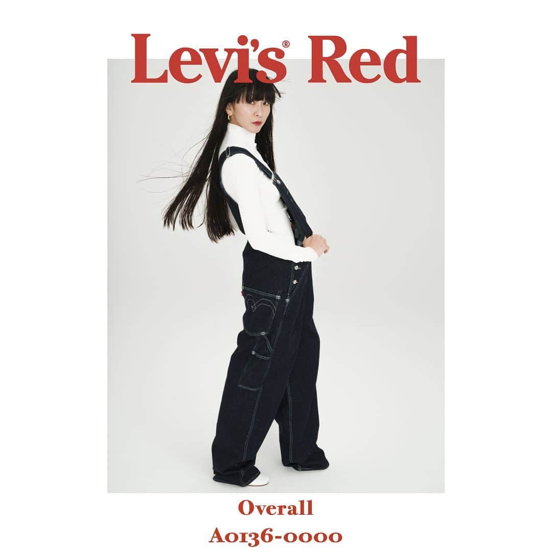 Levi's Japanさんのインスタグラム写真 - (Levi's JapanInstagram)「Levi’s® Red   ワークウエアにインスパイアされたLevi’s® Redコレクションからオーバーオールが登場。  ナチュラルでリラックスしながらも、合わせるインナーや上に羽織るトップスとのレイヤードが楽しめるので、1着で様々なコーディネートが楽しめます！  オーバーサイズのオーバーオールでも、タイトめなクリーンなトップスを合わせて、女性もモダンに着こなせます！オーバーオールを大人顔に着こなしたいなら、Levi’s® RED.   Overall A0136-0000 ¥16,000  ※Perfume かしゆか着用商品   #リーバイスレッド  #はじめてのリーバイス  #きがえよう  #Perfume  #かしゆか」2月6日 9時51分 - levis_japan