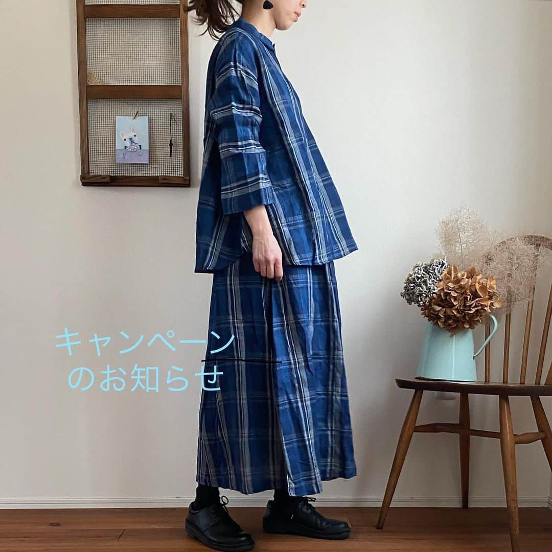 TRUNKのインスタグラム：「★キャンペーンのお知らせ★  2月10日まで  ichiAntiquités のお洋服をご注文いただきましたお客さまに 靴下をプレゼントさせていただきます♪  ご注文一回につき１足。 靴下はお選びいただけません。 何が届くか楽しみにしてください^ ^ 写真の靴下のどれかをお届けします。  オンラインショップよりのご購入は対象外です。  emailまたはダイレクトメッセージよりお問い合わせください。  クロネコ代引き（現金、クレジット）もご利用いただけるようになりました。  ２２０００円以上のお買い物で送料無料にてお届けさせていただきます^ ^  #trunk宮島 #広島#宮島#ショップ#イチアンティークス」