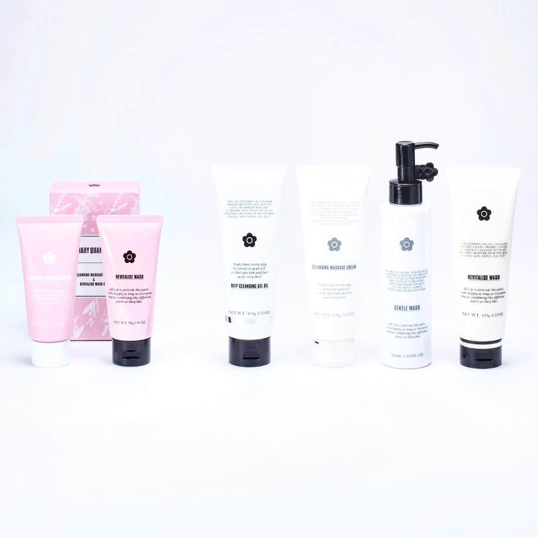 MARY QUANT officialのインスタグラム：「【春のクレンジング・洗顔 キャンペーン】 - 季節の変わり目は肌がゆらぎがち スキンケアの土台にもなるクレンジング・洗顔を 見直してみては？ 今ならお得に購入できるチャンス！ -　 期間：2/5（金）～5/30（日） - 期間中1回のお買い物に限り 2/5数量限定発売のクレンジングマッサージ クリーム&リバイタライズウォッシュセットを お買い上げのお客様に 次回クレンジング・洗顔の対象商品 いずれかをご購入の際に使用できる 500円クーポンを進呈いたします - ※オンラインショップは対象外となります。 ※クーポンはミニセットお買い上げ翌日以降に 　使用できます。 ※クーポンはミニセットお買い上げ個数に関わらず  おひとり様1回限りとなります。 ※クーポン利用にはマリークヮント 　LINE公式アカウント（＠maryquant）の   おともだち登録が必要です。 - #MARYQUANT #CAMPAIGN - #マリークヮント #クレンジング&洗顔キャンペーン #キャンペーン」