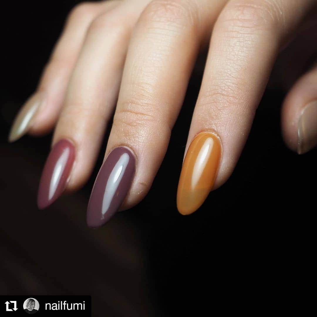 エリコネイルさんのインスタグラム写真 - (エリコネイルInstagram)「. リポスト失礼します🙏 . Fselection produce by @nailfumi  . 1月29日より発売しました新色をご使用いただきました☺️ . ロングネイルに合わせても素敵です😍 . fumi先生（ @nailfumi ）いつもありがとうございます🙇‍♀️ . #morecouture #モアクチュール #モアジェル #moregel . #Repost @nailfumi • • • • • • . @morecouture_jp F612〜616 ロングネイルにもぴったりなカラー😊 . 長さだしはAprés GEL-X @apresnailjapan @apresnailofficial round medium . .  #nail#nails#nailsalonf#nailartist#nailcolorist#nailfumi#ebisu#恵比寿ネイルサロン#ネイル#plusone#onecolor#tokyonailstyle#gelnail#ongles#onglesengel#nagel#unghia#指甲#гвоздь#маникюр#日本美甲#네일#OLYMPUS#nailphoto」2月6日 10時28分 - morecouture_jp