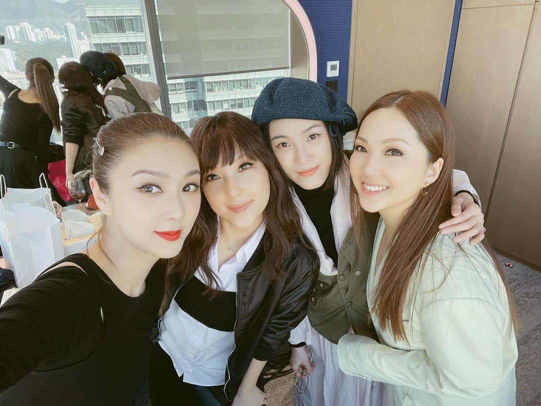 フィオナ・シットのインスタグラム：「@janice_vidal  @jillvidal @pantherchan」