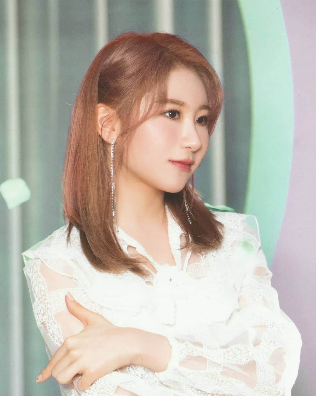 イ・チェヨンさんのインスタグラム写真 - (イ・チェヨンInstagram)「IZ*ONE Oneiric Theater Kit SCAN © izdatazn - #이채연 #아이즈원 #IZONE #CHAEYEON」2月6日 10時45分 - demonsbasements