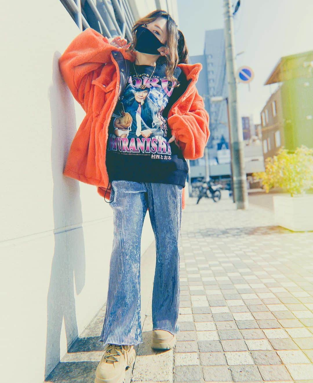 天間晴香さんのインスタグラム写真 - (天間晴香Instagram)「🧡🖤🧡🖤🧡🖤 fashion!!!!  #村西とおる #全裸監督コーデ  #GALLERIE #nakedwolfe #mask  #オレンジカラー #JHP #ootd #igers #photo #iphoneonly #swag #instagood ＃instadiary #instalike #instagram #instamood #instapic #instacool #outfit #fashion #code #coordinate #photooftheday #コーデ #私服 #ファッション #オシャレ #おしゃれ好きな繋がりたい #全裸監督好きな人と繋がりたい #coordinated   👚@muranishi_toru  🧥👖@gallerie_com  👟@nakedwolfe」2月6日 11時04分 - haruchimu23