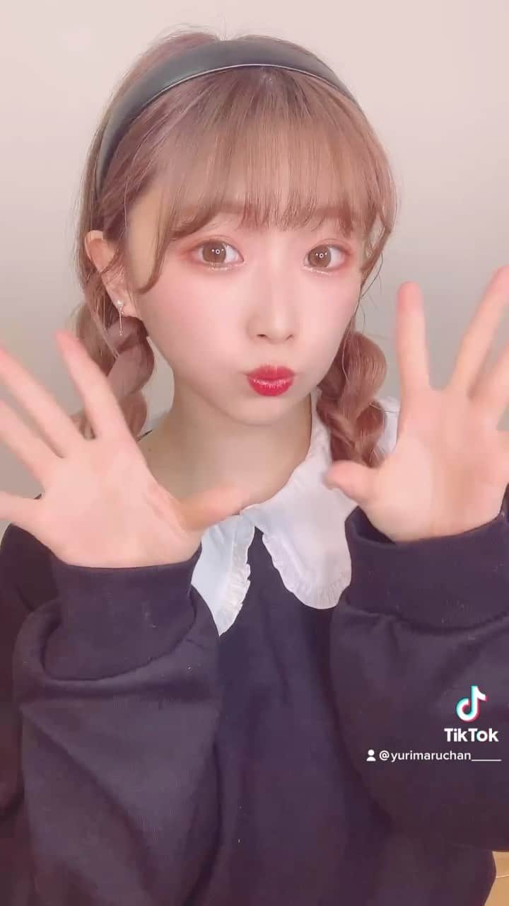 平野友里（ゆり丸）のインスタグラム：「✊🏻✌🏻🤚🏻✊🏻✌🏻🤚🏻 ✊🏻🤚🏻✊🏻🤚🏻✊🏻✌🏻🤚🏻  #うんぱぱうぱぱ  #tiktok  #tiktokjapan  #ゆり丸」