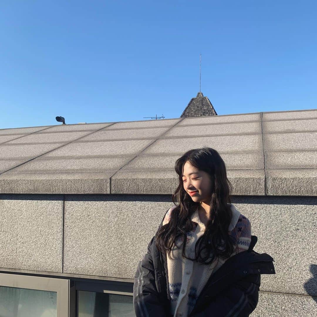 チェウォンのインスタグラム：「오랜만에 긴머리#💙」