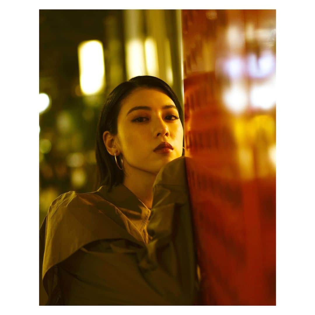ロビンのインスタグラム：「@miyoshi.aa   Congrats on WEIBO account festival in Tokyo.  Photo by @robin_officialjp   #三吉彩花　#古屋呂敏」
