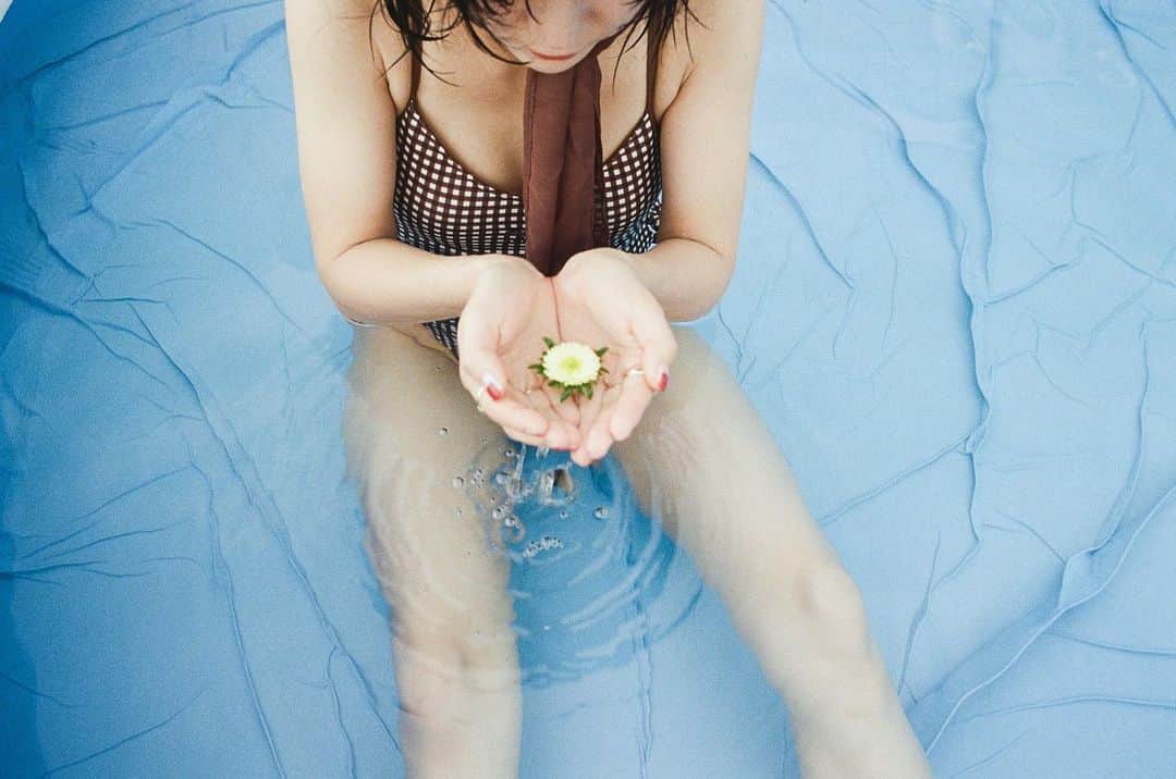 長澤メイのインスタグラム：「🌼💦」