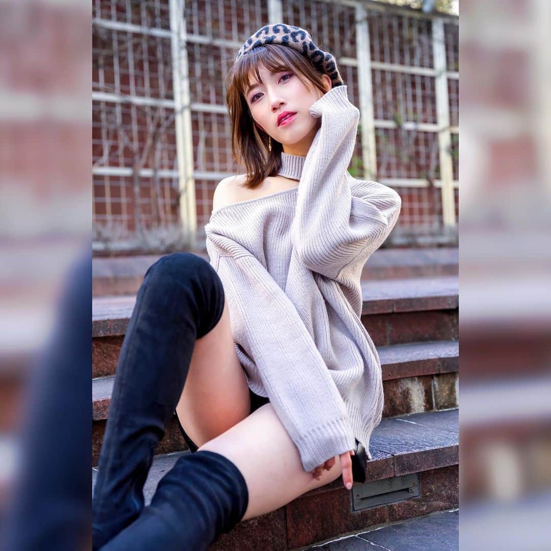 板野優花のインスタグラム：「Photo by @syuwa02 ちゃん ・ 寒くても脚は出したいお年頃😚💓 今日も撮影会でした✨ 本当に毎週楽しいヽ(´▽`)ﾉ✨ 明日もよろしくお願いします🙆‍♀️💓 ・ #aoichance撮影会 #シャドウライツ撮影会  #ポートレート #関西モデル #サロンモデル #イベントMC #撮影会モデル #ポトレモデル #カメラマンさんと繋がりたい #美容師さんと繋がりたい #有名になりたい #イベントmc #関西タレント #ポートレート好きな人と繋がりたい  #美脚 #ショーパン #太もも #絶対領域  #ポートレートしま専科 #スタジオ撮影 #夢を叶える #あざとい #好きな仕事で生きていく  #japanesegirl #kawaii」