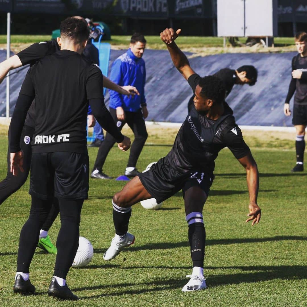 アブドゥル・ラーマン・ババさんのインスタグラム写真 - (アブドゥル・ラーマン・ババInstagram)「Training vibes #paokfc #paokfamily」2月6日 21時13分 - baba_rahman_