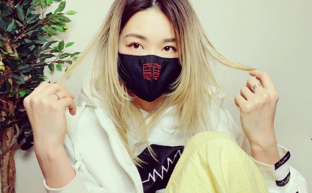 中嶋イッキュウのインスタグラム：「2.27の秘蜜で販売する予定〜縁起のよさそうなロゴ描きましたんや」