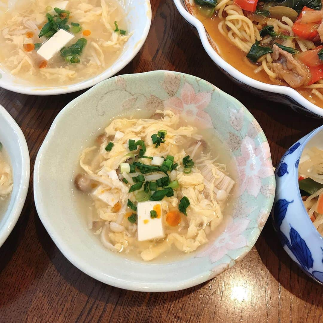 佐藤もも子さんのインスタグラム写真 - (佐藤もも子Instagram)「甥っ子ちゃんの2歳バースデー🍰🍼🍼  お祝いしたよ🥂💓  今回は子どもも食べれる中華がテーマ😊✨  メニュー🍽  🥟#肉まん 🍕#ピザまん 🥬#あんかけ焼きそば 🍲#サンラータンスープ 🦀#ワカメと春雨の酢の物 🥕#コールスロー  初めての手作り肉まん❣️ 楽しかった〜🥺✨  あんかけ焼きそばも実は初めてでした🌟 美味しくできた〜😍 辛くない中華料理のレパートリー増えてうれしい❣️😊  #お祝い　#お誕生日　#2歳　#おめでとう　#かわいい　#男の子　#バースデー　#お誕生日会　#ホームパーティー　#料理　#趣味　#中華　#中華料理」2月6日 21時43分 - sato_momoco