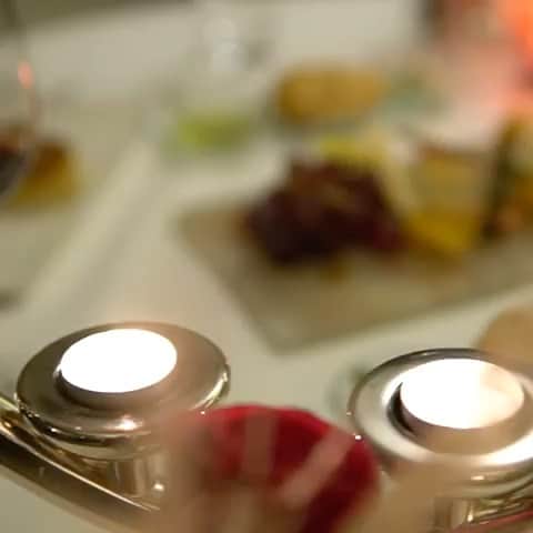 My Interiorのインスタグラム：「Feel the magic of love at the heart of the city!   We invite you to a romantic escapade with a special Valentine’s Day offer at Hyatt Centric Levent, Istanbul.   With a special Valentine’s Day cake and two glasses of champagne waiting for you in your room on this romantic night. For Reservations: +90 212 317 7700」