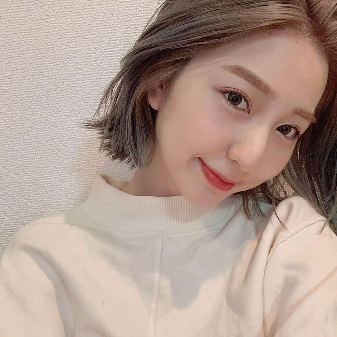 松尾 瞳のインスタグラム：「ある日のメイク💄(まつげパッチリめ)  ひとつ前の投稿、マネージャーさんに、なんでこんないい写真温めてたん？（笑）て言われたけどこの写真お気に入り〜そのうちアップしよ〜🥰って思ってそのうち忘れ去って、そのままずっと上げてない写真が何十枚もあるからやっぱり私はインスタグラマーに向いてない事を再確認したけどこれからもマイペースに思い出してはちょこちょこ上げていく🙋🏼‍♀️笑」
