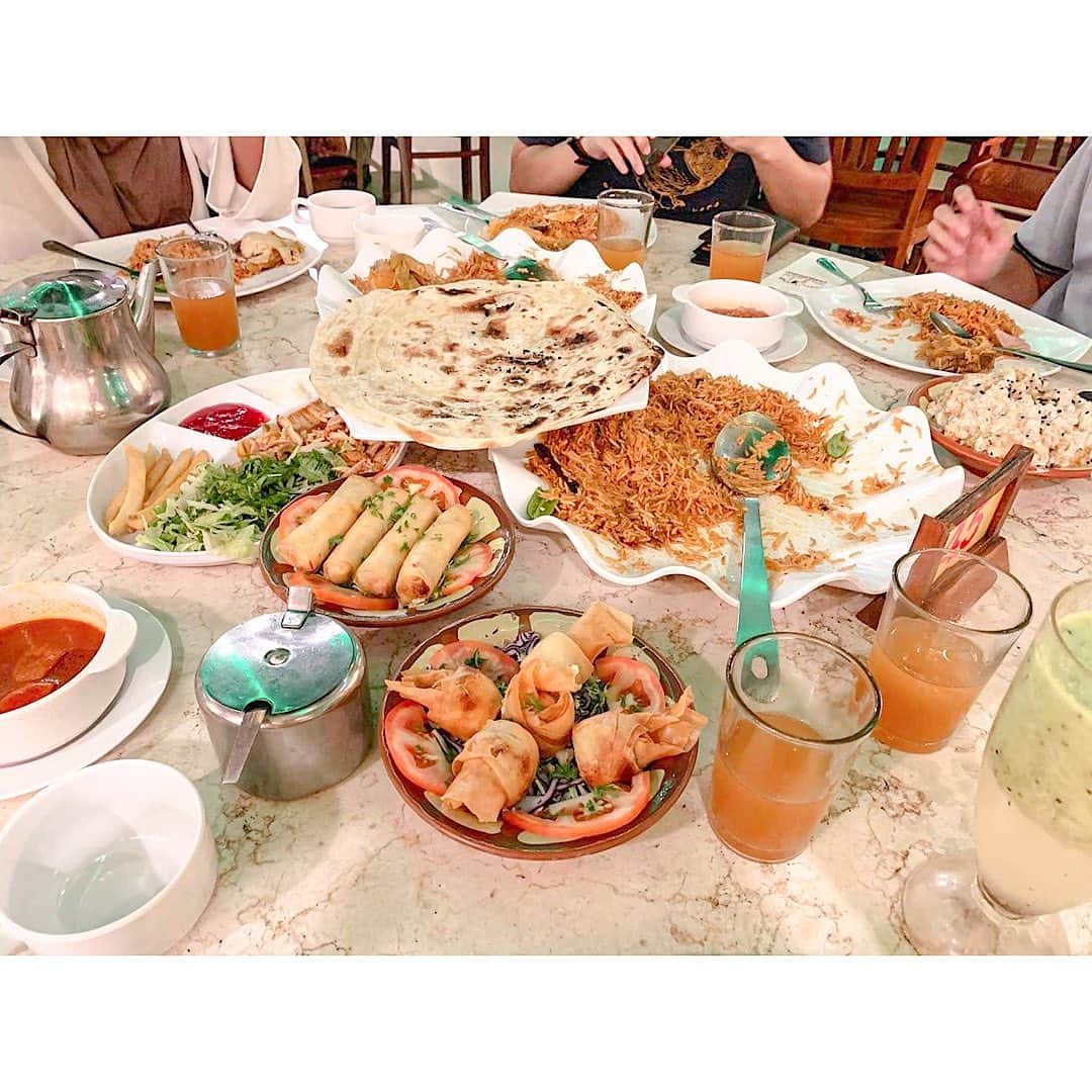 sunaさんのインスタグラム写真 - (sunaInstagram)「. はじめてのアラブ料理はこんな感じで、知らない食べ物がたくさん。揚げ物と？サラダと？パラパラのご飯〜。  tried arabic food for the first time. there r so many dishes that I ve never tried.  #tabijyomap_japan#タビジョ #ハヤリタビ#funtotrip#旅工房  #旅#旅ジェニック #タビジョと繋がりたい #おうちで旅行気分#tabippo#旅工房#tabichill#ここにitta#タビジェニ #海外旅行#海外旅行好きと繋がりたい#女子旅#anaタビキブン #knt感旅#クアラルンプール#travel_channel#travelphotography#旅行好きな人と繋がりたい #海外旅行好きな人と繋がりたい#joytb#rakutentravel#私と世界遺産#海外旅行のstw#malaysia」2月6日 22時08分 - sofia_muslimjapan