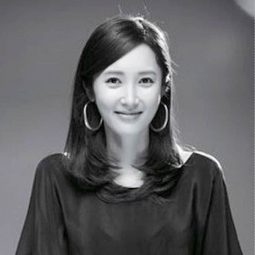 シン・ソンウのインスタグラム：「R.I.P 김보경 배우에 명복을 빕니다   마음결이 남다른 배우였습니다 항상 진지하게 연기를 대하였고, 밝은기운을 전해준 배우였는데.... 이제야 알게되다니... 그동안  암이라는 병마와 싸우느라 얼마나 힘들었을지 가슴이 아프네요.  같이 연기할수 있었던 시간에 감사하며 . 이제는  고통 없는 곳에서 영면하시길. #김보경 #R.I.P #신성우 #shinsungwoo」