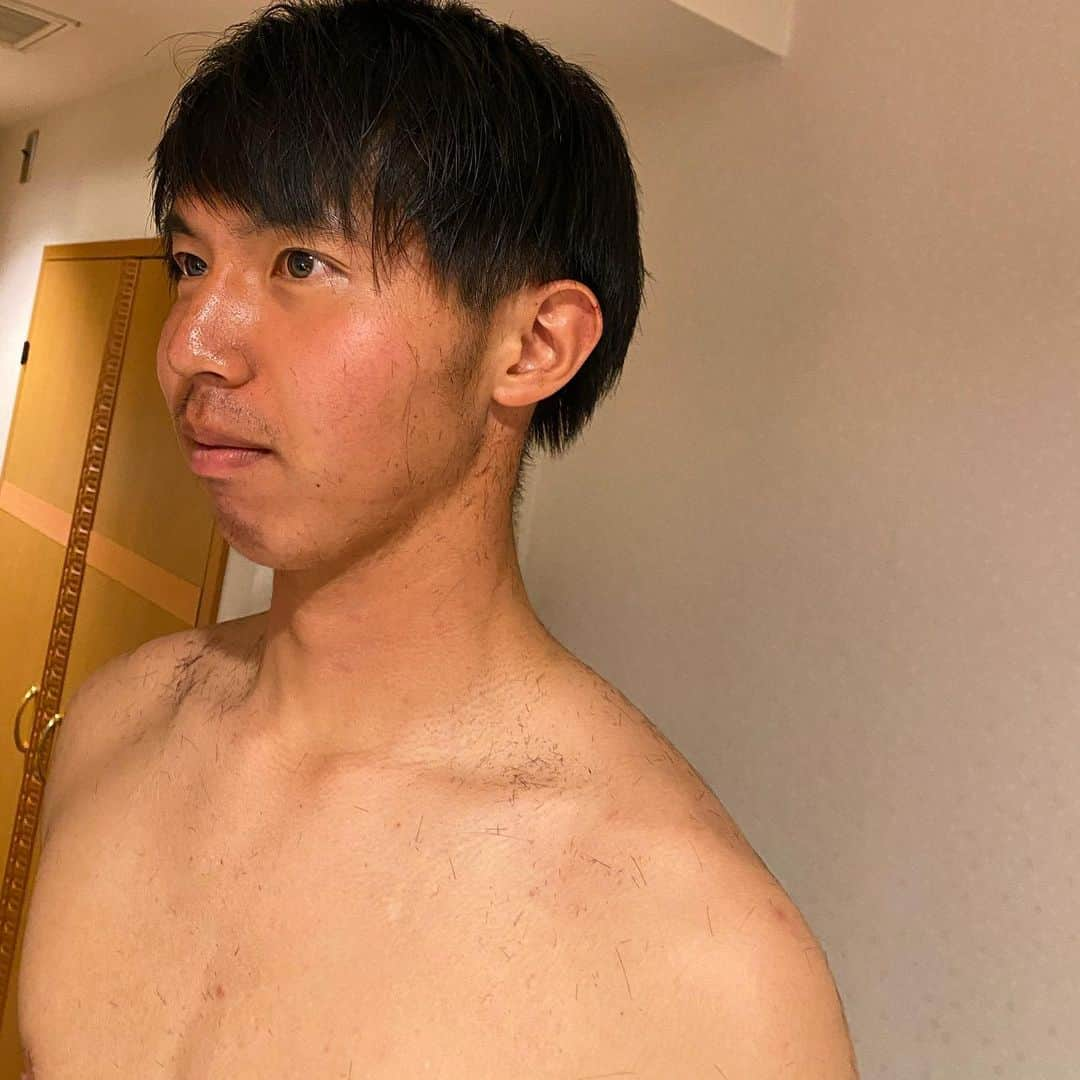 小川航基さんのインスタグラム写真 - (小川航基Instagram)「海音がどうしても髪切ってくださいって言うから人生で初めて人の髪を切りました。  #バリカン #ごっそり」2月6日 22時05分 - koki4629