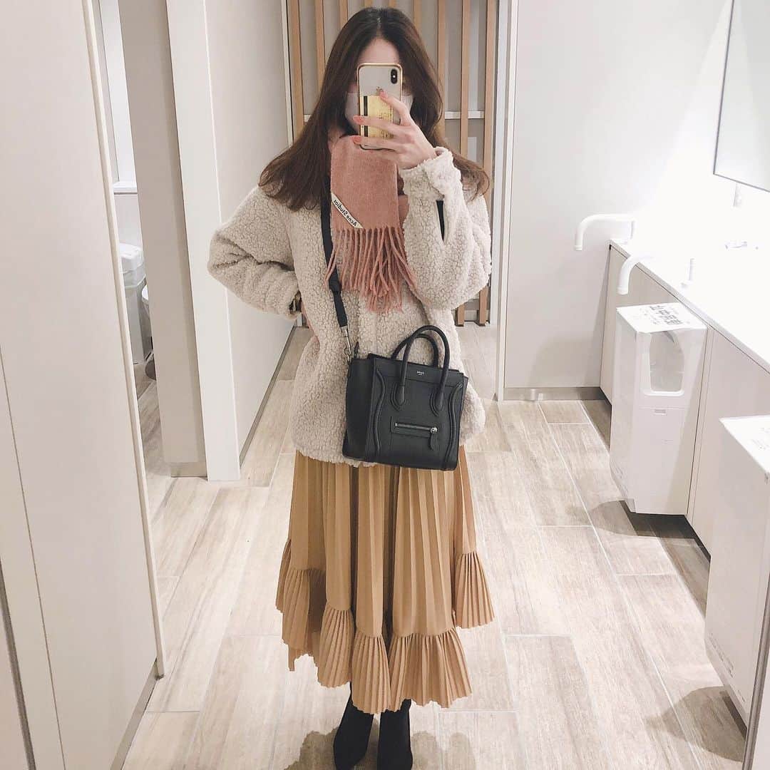 小原星のインスタグラム：「🐑🤎🌿 . 🧥#handm  👖#dholic  . #土曜日の朝が1番好き #一瞬で終わるけど #ホームカフェ  をたくさんしたい☕️🍰☺️♡ #春が待ち遠しい」