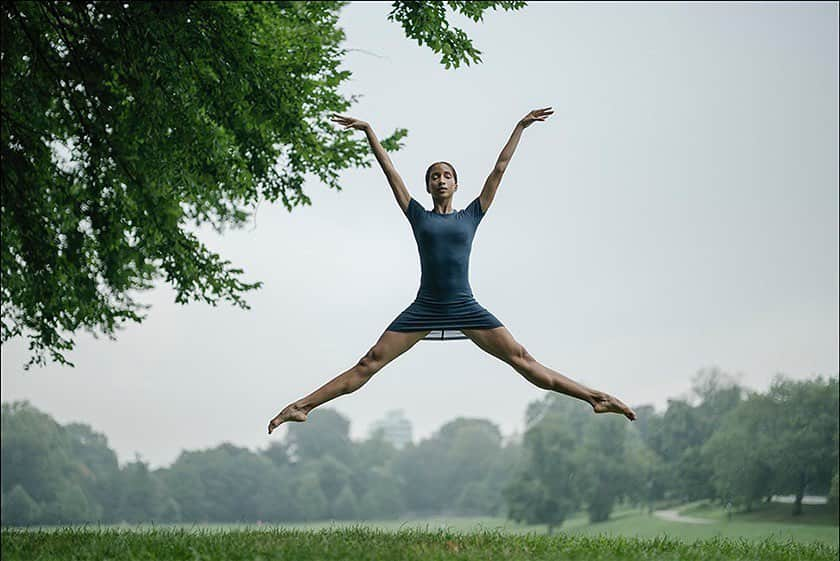 ballerina projectさんのインスタグラム写真 - (ballerina projectInstagram)「𝗖𝗼𝘂𝗿𝘁𝗻𝗲𝘆 𝗟𝗮𝘃𝗶𝗻𝗲 in Prospect Park. #ballerina - @cocolavine #prospectpark #brooklyn #newyorkcity #ballerinaproject #ballerinaproject_ #ballet #dance #courtneylavine #sonyalpha #zeissotus   𝗕𝗮𝗹𝗹𝗲𝗿𝗶𝗻𝗮 𝗣𝗿𝗼𝗷𝗲𝗰𝘁 𝗯𝗼𝗼𝗸 is now in stock. Go to @ballerinaprojectbook for link.」2月6日 22時26分 - ballerinaproject_