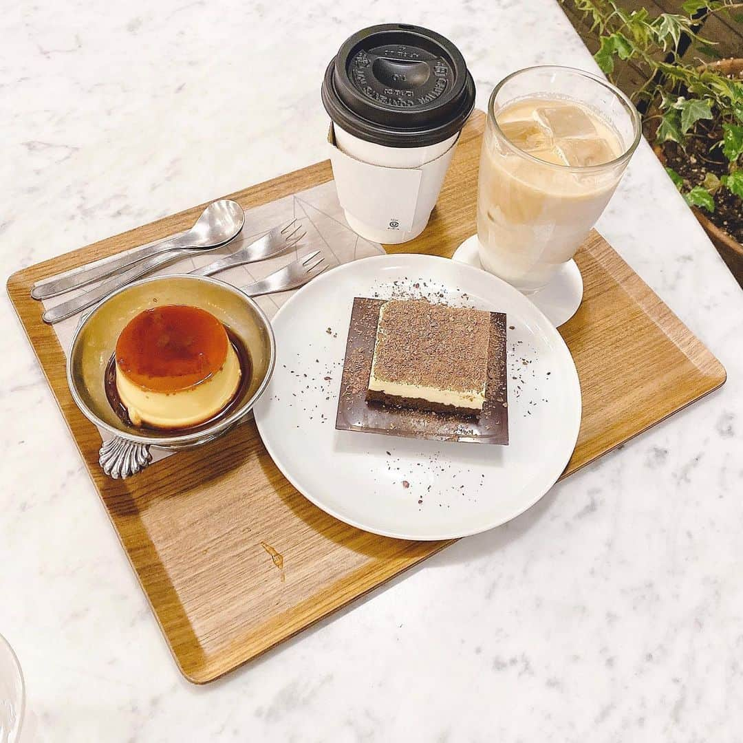 りなたろすさんのインスタグラム写真 - (りなたろすInstagram)「﻿ ﻿ ☕️WHITE GLASS COFFEE☕️﻿ ﻿ 📍 東京都渋谷区桜丘町23-18 ﻿  ビジョナリーアーツ 1F﻿ ﻿ 硬いプリンて﻿ おいしいよね🍮💭﻿ ﻿ ﻿ ﻿ ﻿ ﻿ ﻿ ﻿ ﻿ ﻿ ﻿ #渋谷 #渋谷カフェ #渋谷グルメ #カフェ巡り #カフェスタグラム #カフェ好きな人と繋がりたい #東京カフェ #東京グルメ #あまいもの #デブ活」2月6日 22時21分 - 1103r_h