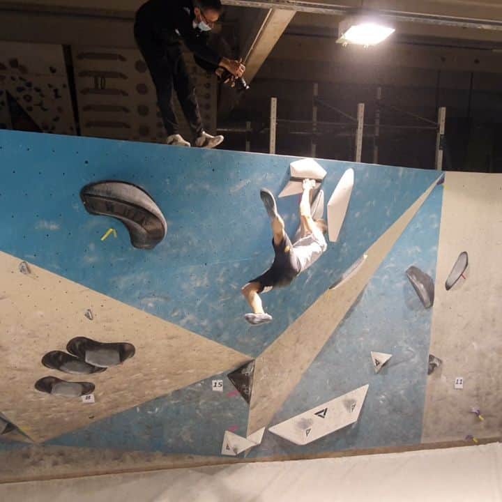 イェルネイ・クルーダーのインスタグラム：「Another @sloveniaclimbing team training done ✔ 💪🏻 🎥: @gorazdhren  _________________ @scarpaspa @ocun.climbing @vibram @snowmonkey」
