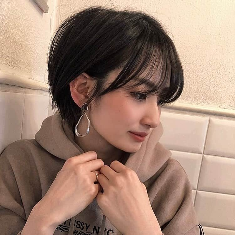 豊原未帆のインスタグラム：「ショートしか勝たん！！  @ina.short ありがとうございました🥺💗💗  #hair#change#newhair#short」