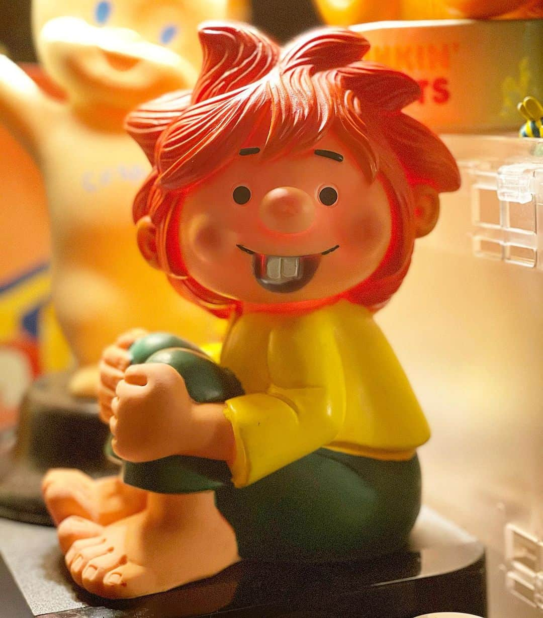 大川知英さんのインスタグラム写真 - (大川知英Instagram)「81's BUCHAGENTUR MUNCHEN  Pumuckle Soft Vinyl Coin Bank🇩🇪 ドイツ童話いたずら小人のプムックル という僕の髪型のようなキャラをずっぽし❗️ PVCもあると聞いたので見つけたい👨🏾upi👶🏻 #buchagentur#munchen#pumuckle #coinbank#81s#ドイツのいたずら子 #髪型が俺#pvc見つけたい#ずっぽし#upi #amecajiboys#takatsubase #アメトイ部 #captain」2月6日 13時43分 - zupposi_swamp