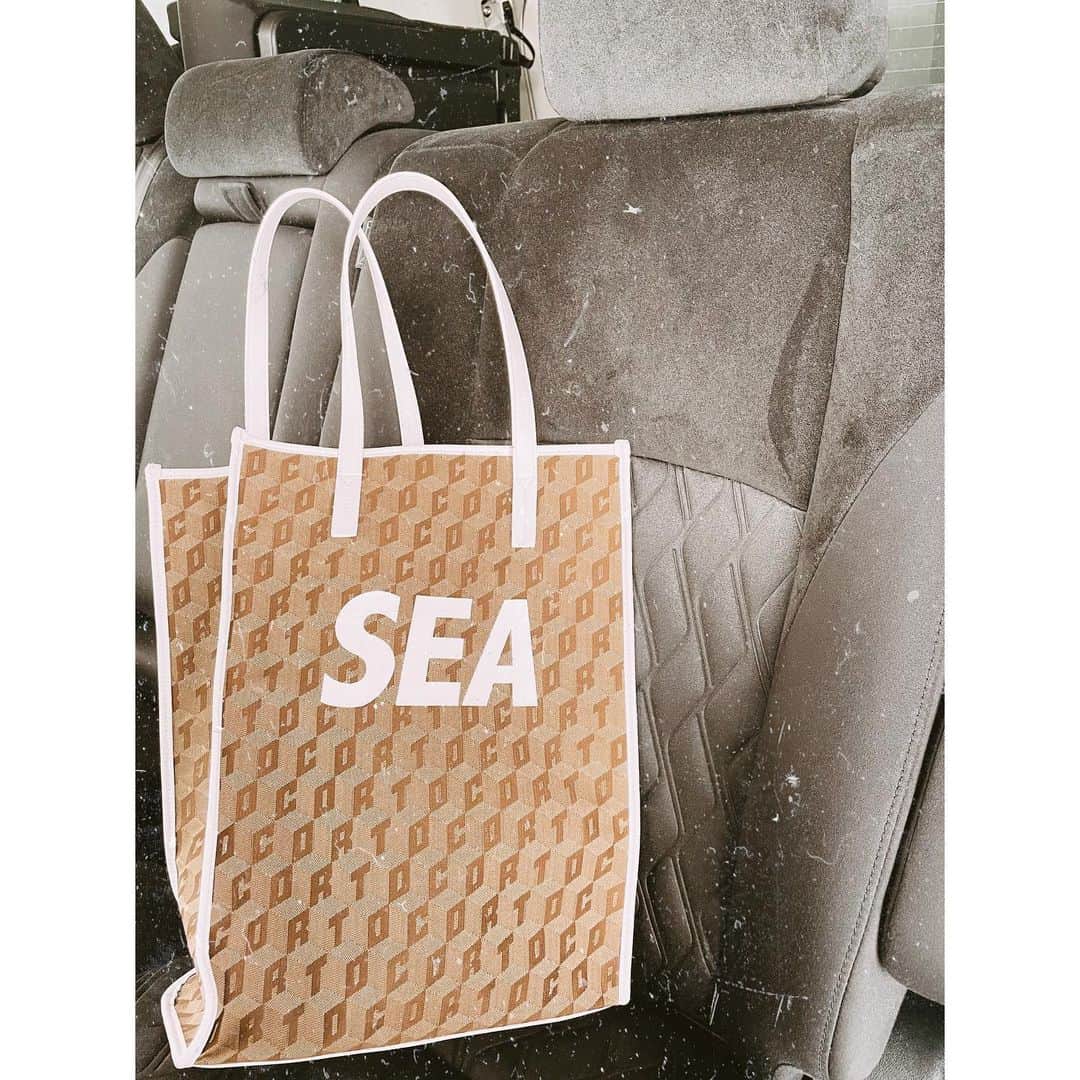 紗栄子さんのインスタグラム写真 - (紗栄子Instagram)「今日から発売の @windandsea_wear と @cortomoltedo のコラボトート🌼」2月6日 13時52分 - saekoofficial