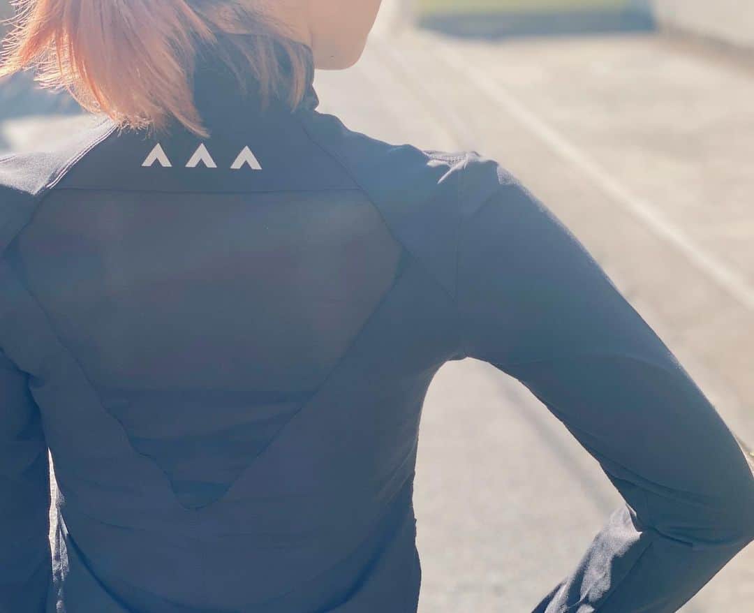 笠原美香さんのインスタグラム写真 - (笠原美香Instagram)「ランニング日和🏃‍♀️ 花粉がそろそろ気になる季節だけど、身体を動かして健康的にね❤️  スウェーデンのおNEWなトレーニングウェア🇸🇪でるんるん♪後ろが透けててお気に入り😊  バレンタインキャンペーンで2/14までお得だよ🎁 ▶︎▶︎ @mightysolo  セットご購入で10％OFF※クーポン併用で25%OFFらしいので気になる方はぜひ🙌 ディスカウントクーポンコード:mika.k15  #mightysolo #Sweden #training #running #trainingwear #iammightysolo #helthylifestyle #PR」2月6日 14時00分 - mika.k419