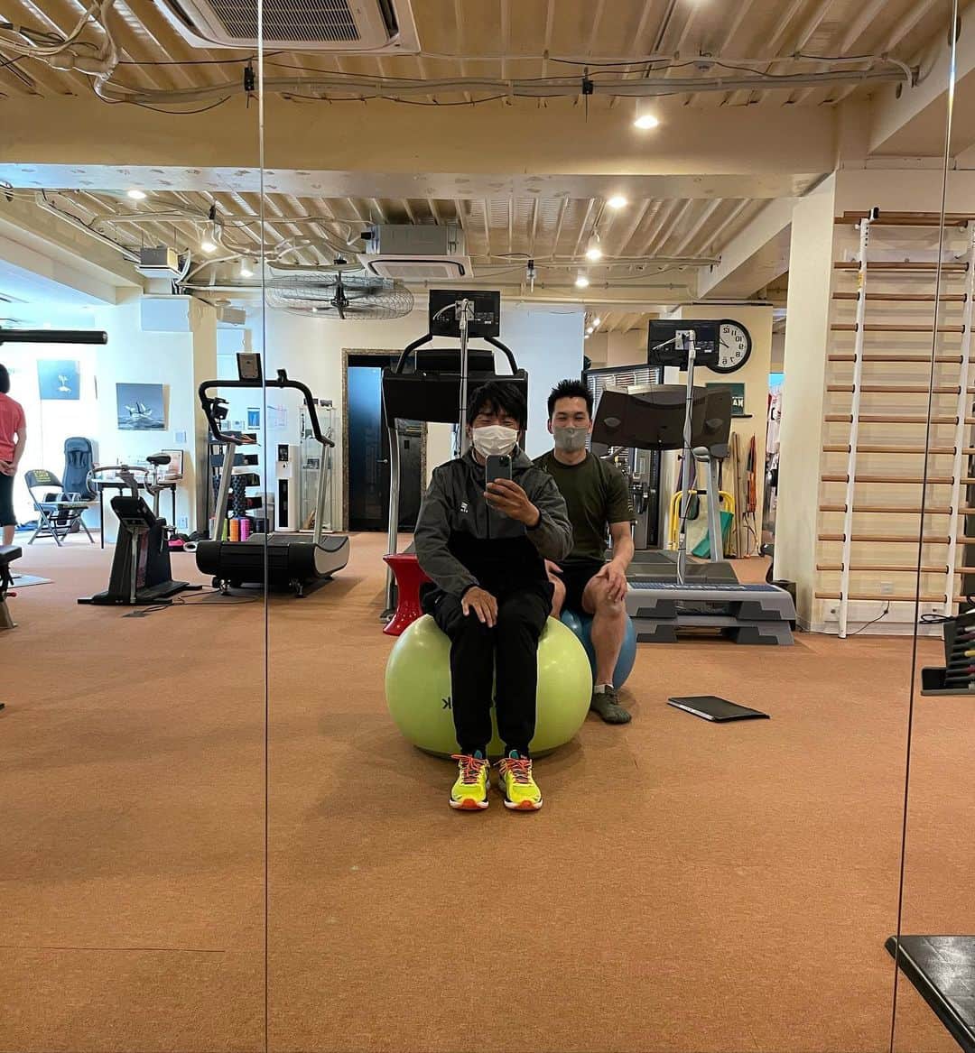 SHINDODAISUKEのインスタグラム：「運動。トレーニングまでいけてない…  お世話になっております！ #gym  #VIDO」