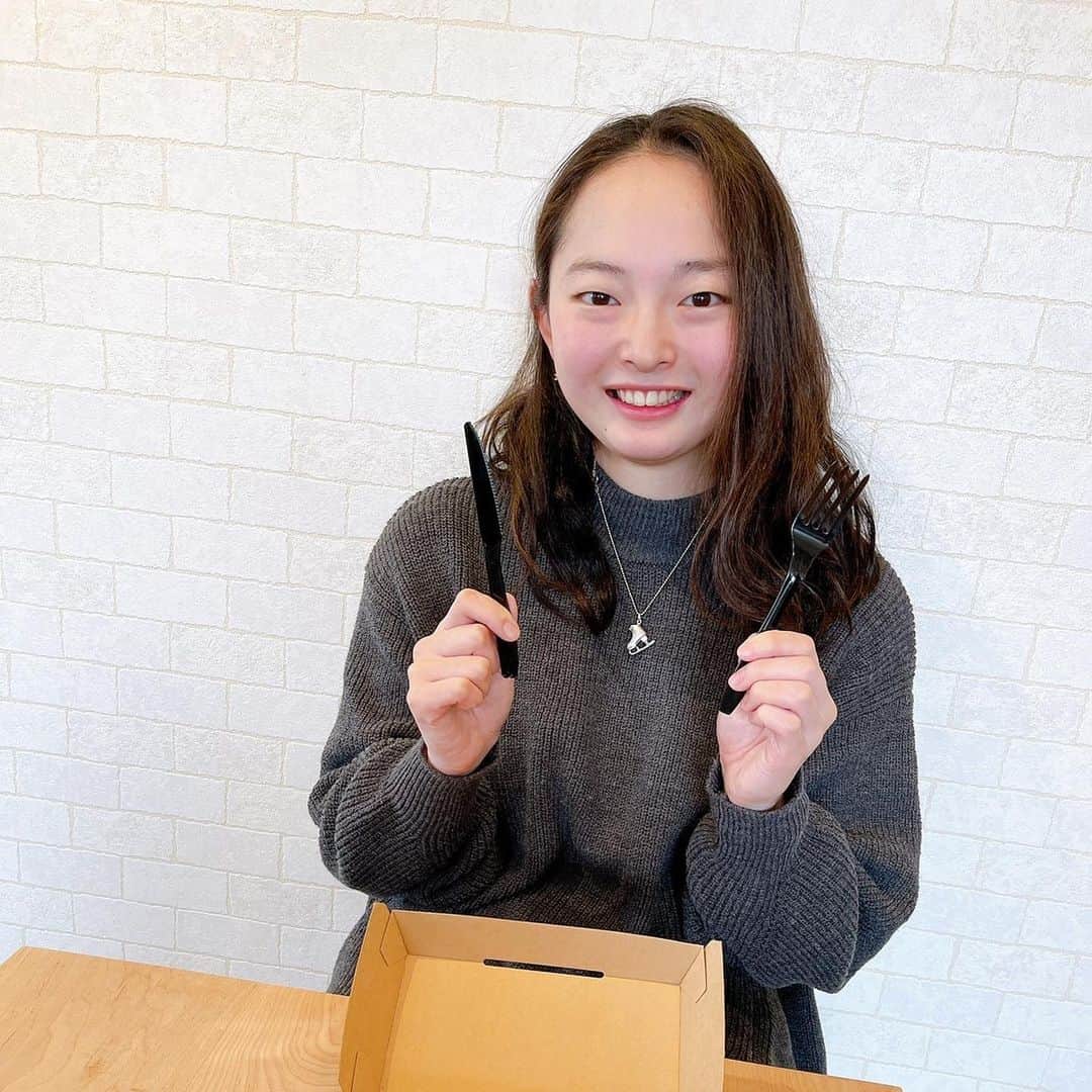 大庭雅のインスタグラム：「午後も練習がんばる🤗⛸」