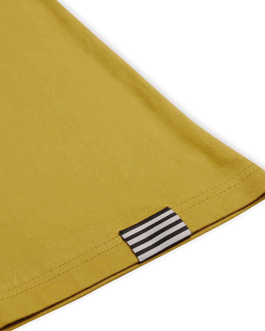 マッツノーガードのインスタグラム：「FAVORITE THOR burnished gold 〰️」
