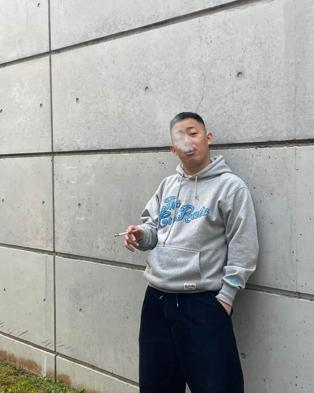 酒井尚のインスタグラム：「🚬。  お誕生日おめでとうございます。  #ごたくん」