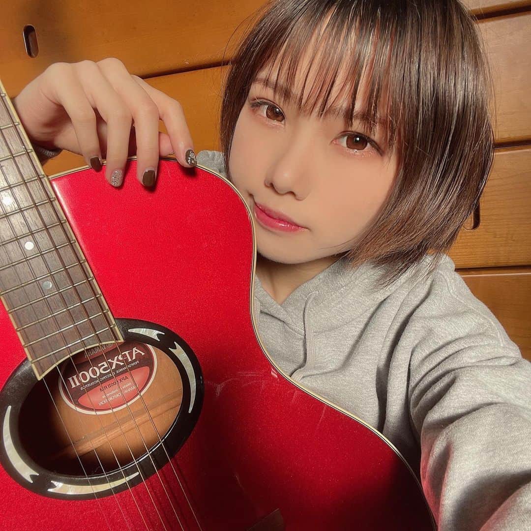 MAINA（小川舞奈）さんのインスタグラム写真 - (MAINA（小川舞奈）Instagram)「さいご。笑 . . . #ギター女子」2月6日 15時50分 - ssfwmaina
