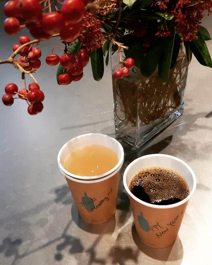 阿部美穂子さんのインスタグラム写真 - (阿部美穂子Instagram)「Bluebottlecoffee in Seoul   #성수동카페 #ソウル ソンスドン#coffeelover #💙」2月6日 15時54分 - miiko904