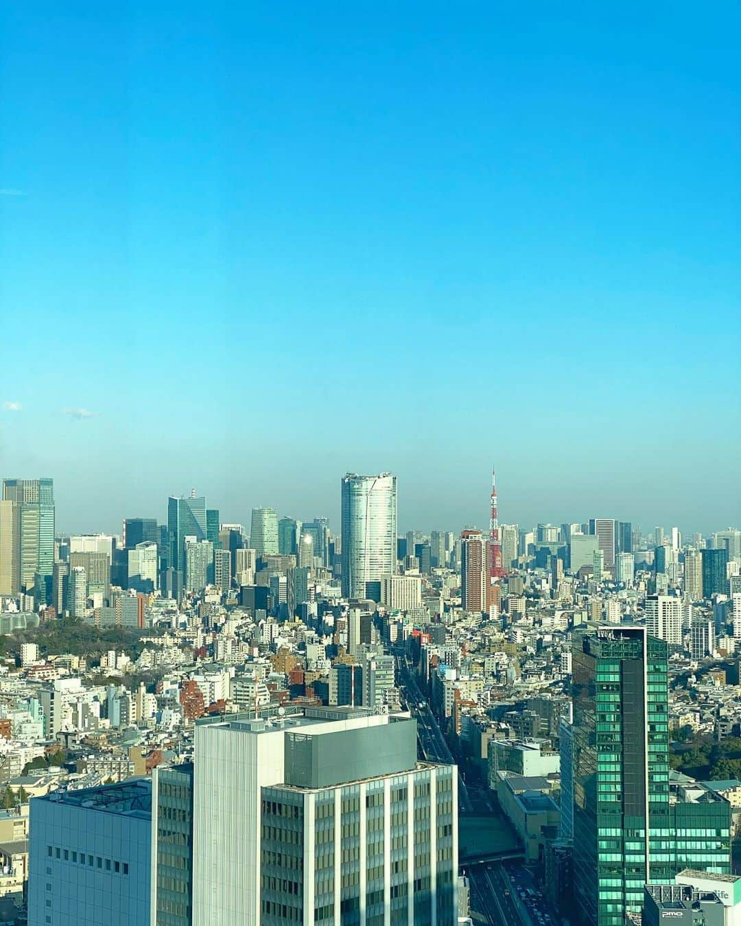 黒澤まさ美さんのインスタグラム写真 - (黒澤まさ美Instagram)「. #fromshibuya . #shibuya #shibuyasky  #shibuyascramblesquare  #view #roppongihills  #tokyotower  #渋谷 #渋谷スカイ  #渋谷スクランブルスクエア  #六本木 #六本木ヒルズ  #東京タワー #高いところが好き」2月6日 16時10分 - masami_kurosawa