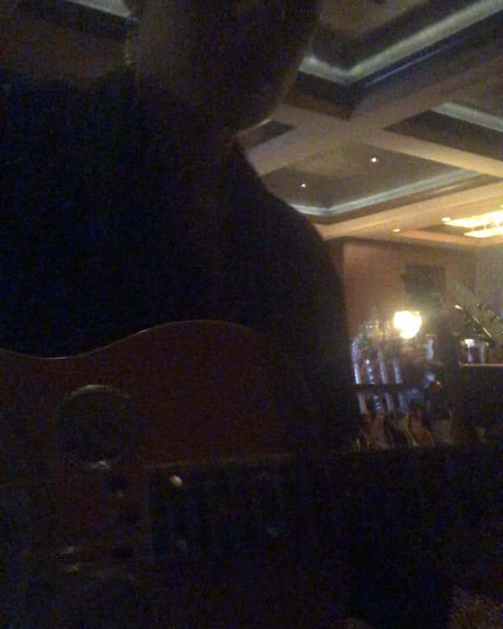 のインスタグラム：「Vibesz this evening 🌙✨🌌🎙」