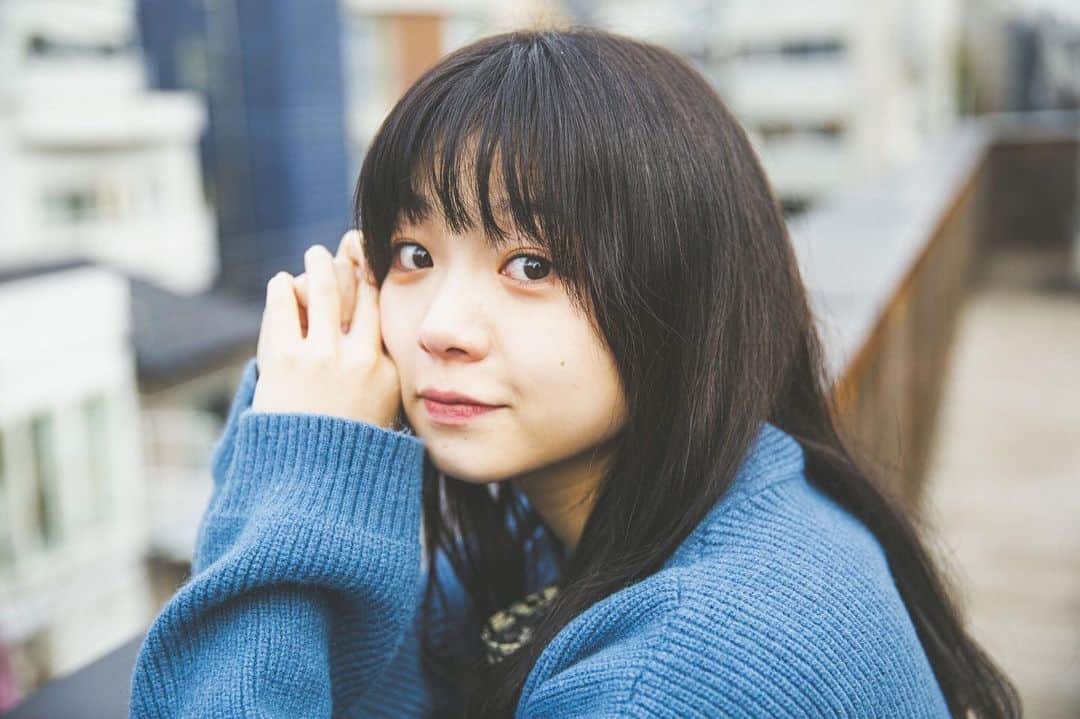 村田寛奈のインスタグラム：「. . バースデーイベント グッズ販売明日までです  生写真のアザーカット載せちゃう こんな感じでおしゃんにとってもらいました #多分リールに載せてるやつの瞬間 #photo#写真」
