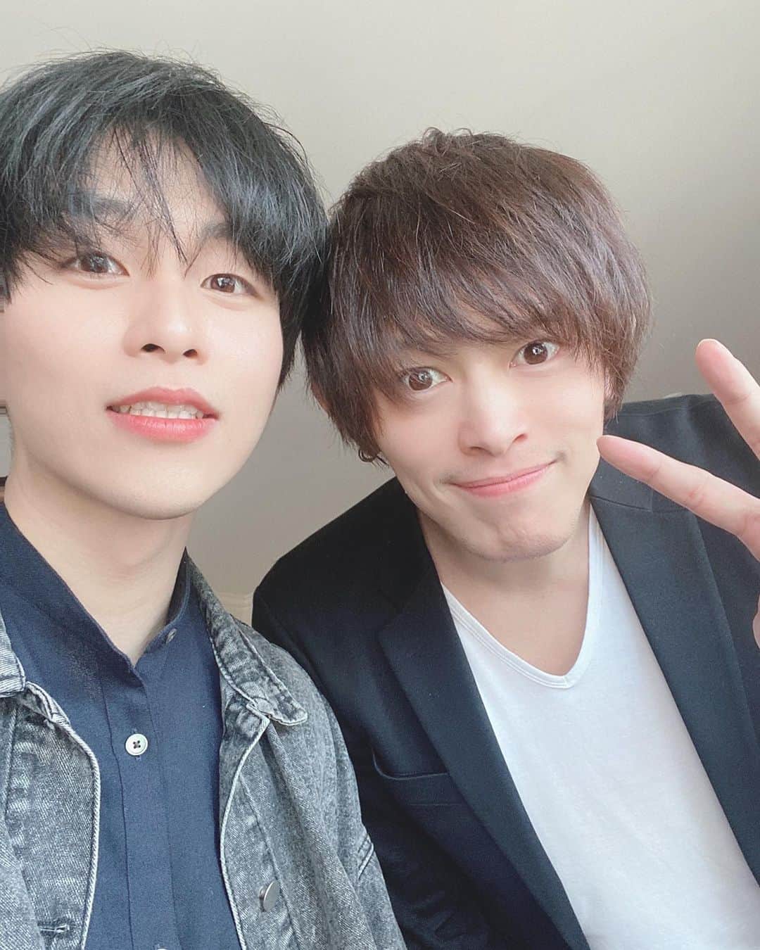 大木貴之のインスタグラム：「久々のカン君👍 元気そうで良かった！ アプリヤバいな。笑 またみんなで集まりたい。 #AbemaTV #こじらせ森の美女  #カン君」