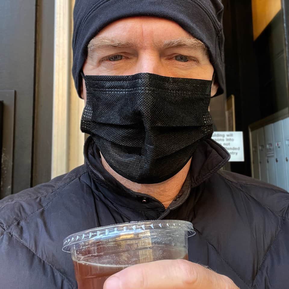 ブライアン・アダムスのインスタグラム：「Good morning ice coffee, in a bio degradable cup. Please call out shops using plastic and straws in particular. There are better ways to serve take away #biodegradableplastic」