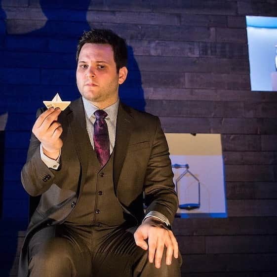 アダム・シャピロのインスタグラム：「Incredible. #inandofitself」