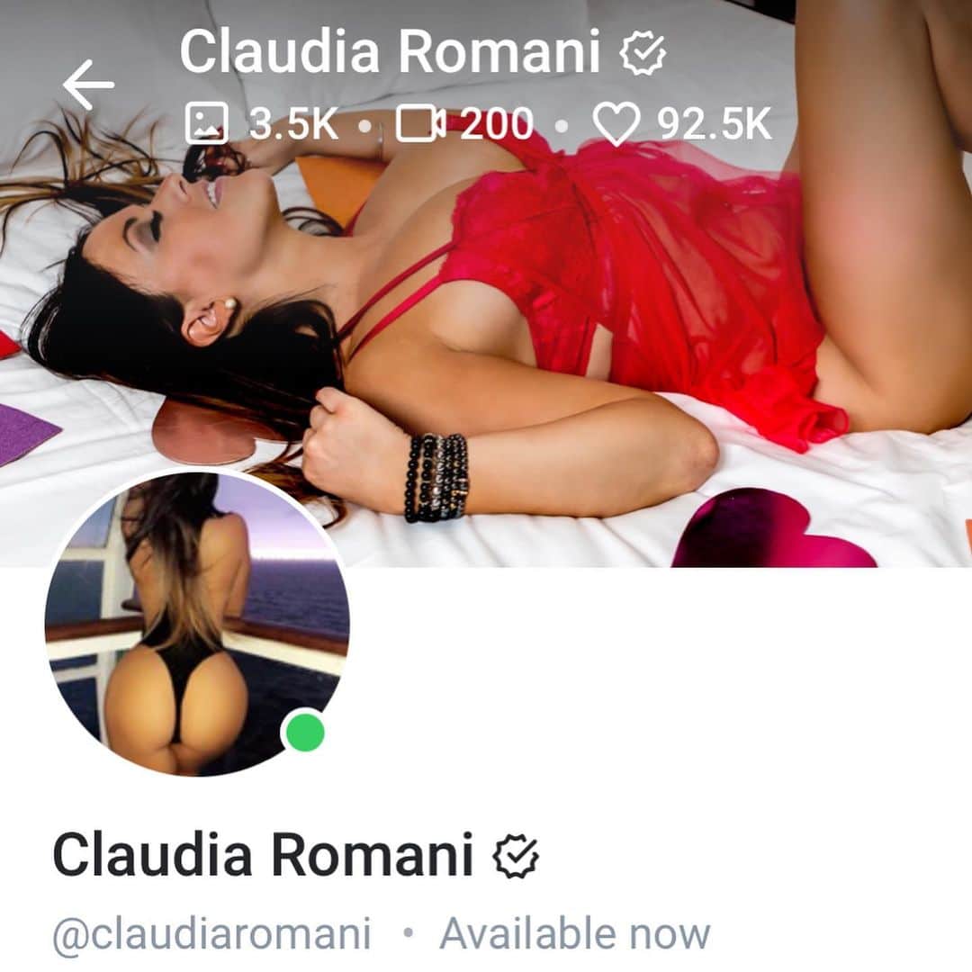 クラウディア・ロマーニのインスタグラム：「New sets just posted. 35.% off.. Link in bio .. ❤️」