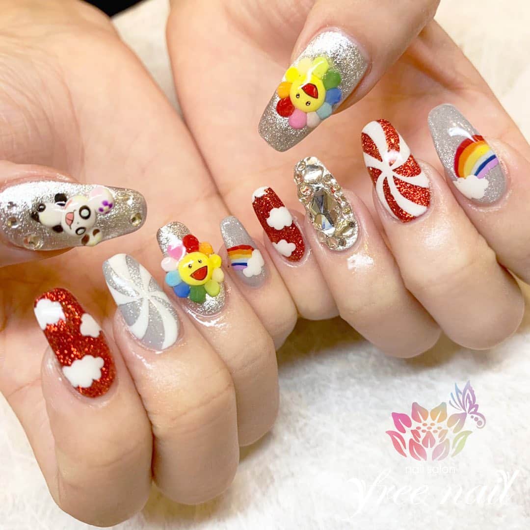 free nail フリーネイルのインスタグラム：「. お客様ネイル💅🏻🐮✨ . 村上隆さんキャラクターズネイル🐼🌼 . カラフルで可愛いキャラクター🌈✨ . 3Dキャラパーツのご希望はアプリ内の事前相談よりお問い合わせ下さい💁🏻‍♀️💗 . ご来店ありがとうございました🙇🏻‍♀️🙇🏻‍♀️🙇🏻‍♀️💗 . #ネイルアート #ジェルネイル #ネイルサロン #大阪ネイルサロン #ネイルデザイン #ネイルチェンジ #キャラクターネイル #3dネイル #グリッターネイル #マグネットネイル #カラフルネイル #ギラギラネイル #デザインネイル #トレンドネイル #ポップネイル #ギラギラネイル #ロングネイル #冬ネイル #winternails #nailsart #nailsdid #美甲 #日式美甲 #日式美甲胶 #日本美甲师 #日本美甲老师 #美甲上课 #日本胶 #フリーネイル #freenail」