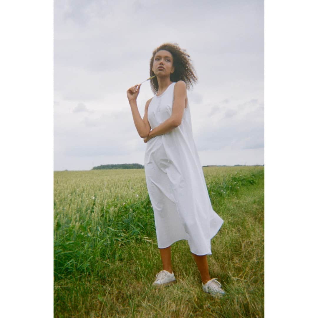 テーリポルキのインスタグラム：「One must maintain a little bit of Summer even in the middle of the coldest Winter days - SS21 First drop coming soon 🤍👟⠀⠀⠀⠀⠀⠀⠀⠀⠀ .⠀⠀⠀⠀⠀⠀⠀⠀⠀ .⠀⠀⠀⠀⠀⠀⠀⠀⠀ .⠀⠀⠀⠀⠀⠀⠀⠀⠀ #TERHIPÖLKKI #terhipölkkistore #finnishdesign #sustainable #footwear #shoes #sneakers #ss21 #newarrivals」