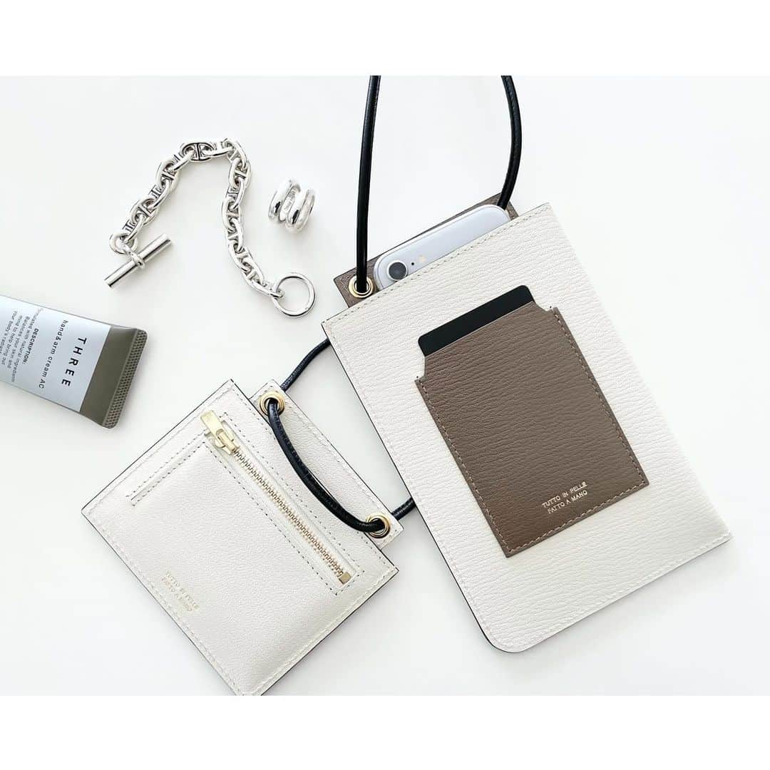 kumiのインスタグラム：「この間ストーリーに載せると大人気だった @larcobaleno_official ♡  ( その時はスマホケースにペタっと貼る カードケースだったはず☺︎☺︎ )  このスマートWショルダーウォレットで ラルコバレーノシリーズは3ツ目。  小銭・お札・カード・スマホ 必要最低限のものが入れられて ちょっとそこまでにしては上品すぎる◎笑  カジュアルなコーデにも綺麗めなコーデにも 合いそうだから沢山使おう。  #larcobaleno#hermes#sopiebuhai#uniqlo#uniqlou」