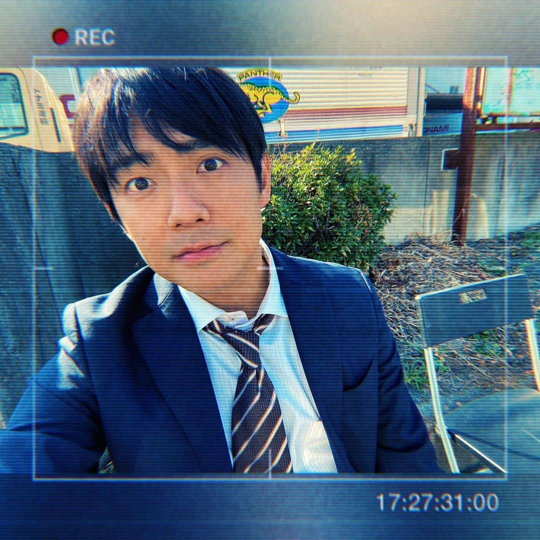 長田成哉のインスタグラム：「今日もリアタイ出来そうだな。 姉川アイズ大きめに 開いときました。  ……現場からは以上です。 #レッドアイズ」