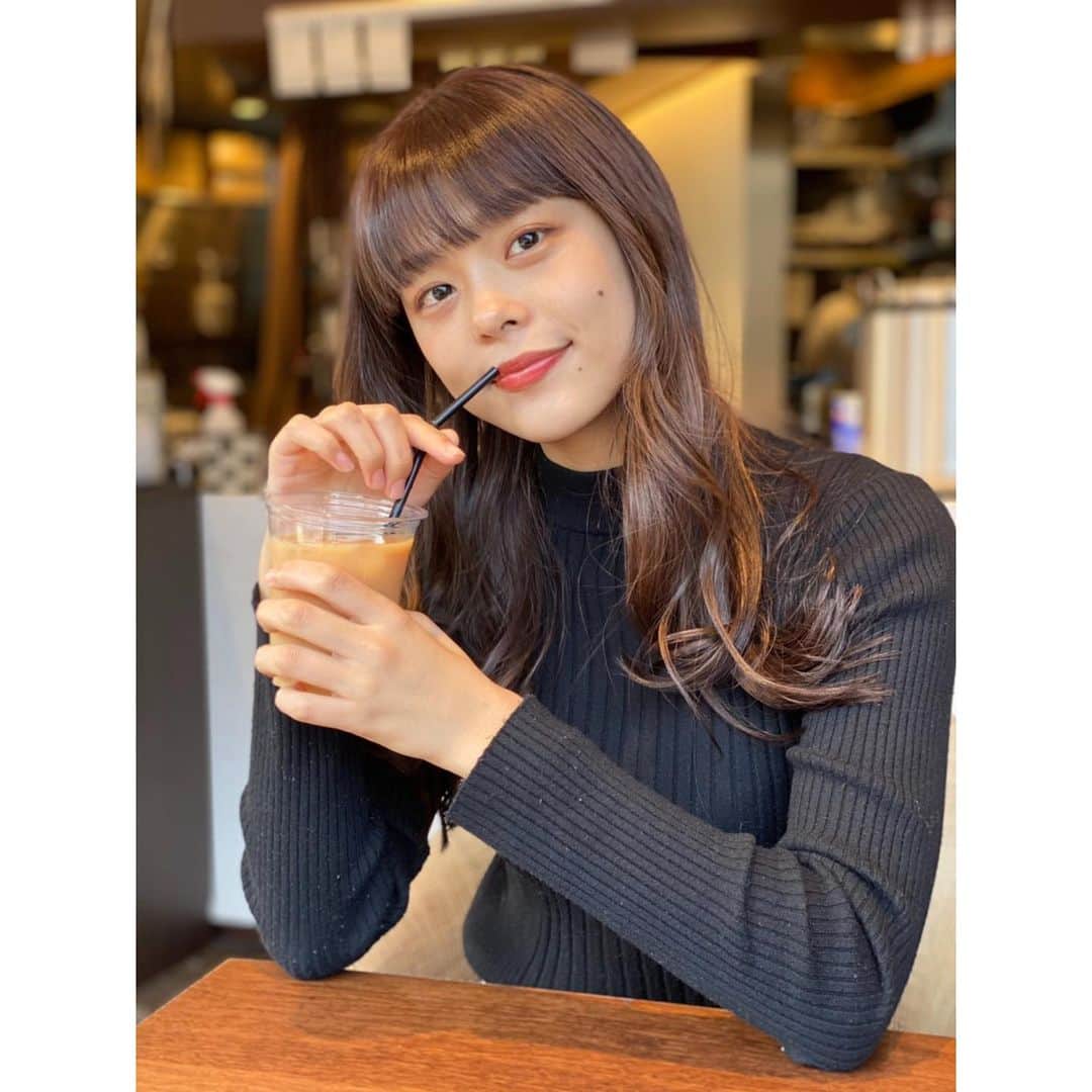 川田明日未のインスタグラム：「カフェ☕️🍰  銀座にある東京ビアンコデンタルクリニック駅近に、ある たった10分で効く最新のホワイトニングに行ってきました(ﾟωﾟ)  最高濃度の薬剤を使ってるみたいです！  1回でも効果あるので、おすすめだよー！ 全体的に、歯が白くなって女子力アップできました笑  今回特別に私のSNS見ました！と予約時に伝えてもらうとお安くなる特典をいただきました！  私と同じ種類の最新ホワイトニング✨ 初回通常20,000円→10,000円 になるみたいです！ 歯の白さで印象結構変わるので、 可愛くなりたいこ、垢抜けたいこ、におすすめです^ ^  予約はこちらから〜↓ ★東京ビアンコデンタルクリニック銀座★ 東京都中央区銀座2-8-17 ハビウル銀座Ⅱ 7階 (Daniel Wellingtonのビル) 📞03-6263-0438  #ホワイトニング  #ロングヘア  #ニットコーデ  #カフェ  #恵比寿カフェ」